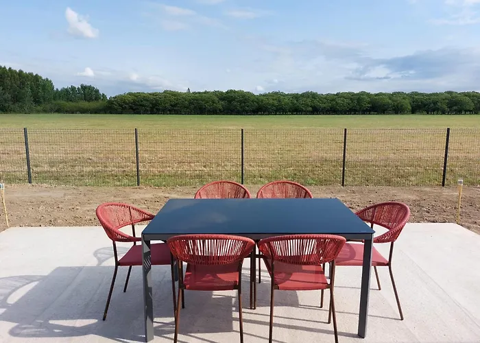 Maison Neuve A Bessens